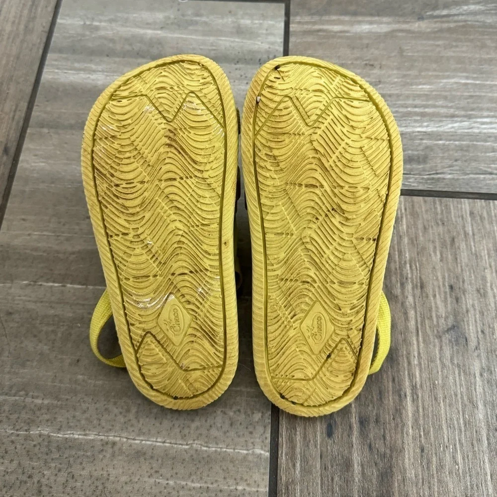 Chaco kids chills sport sandals size 2